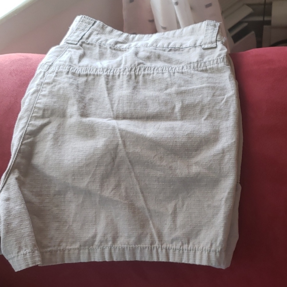 Shorts - Picture 2 of 3
